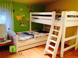 pontjó fehér emeletes